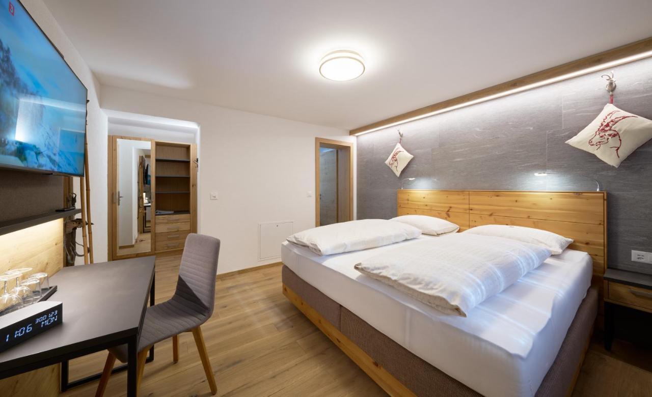 Aparthotel Grischuna 삼나운 외부 사진